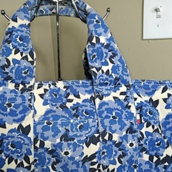 Large Tommy Hilfiger Natalie Painted Floral Weekender Tote Shoulder Bag Canvas - Picture 2 of 10